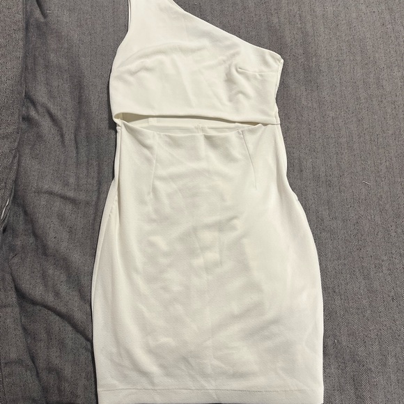 White dynamite one shoulder mini dress with front cut out. Size small - Picture 2 of 4